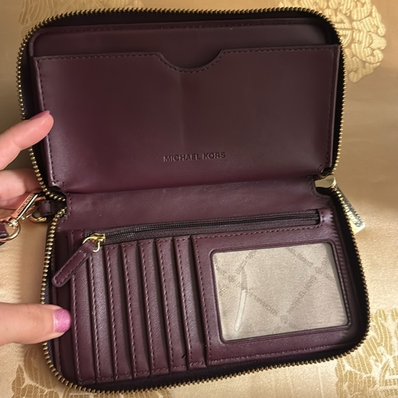 Michael Kors wallet - Picture 5 of 6